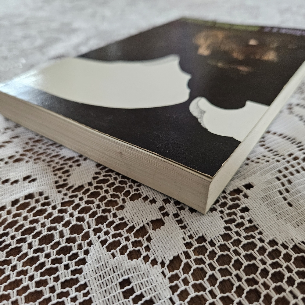 A COFFIN FOR KING CHARLES - BY C.V. WEDGWOOD - 1966 VINTAGE PAPERBACK - Picture 2 of 2